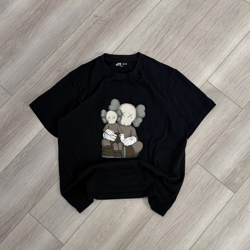 Uniqlo x Kaws UT Short Sleeve Graphic T-Shirt Black